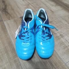 Umbro サッカーシューズ 青水色　22cm 新品未使用　ココア様専用のサムネイル