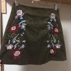 Dholic 刺繍スカートカーキ Sのサムネイル