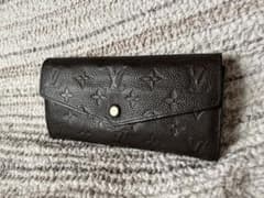 LOUIS VUITTONのサムネイル