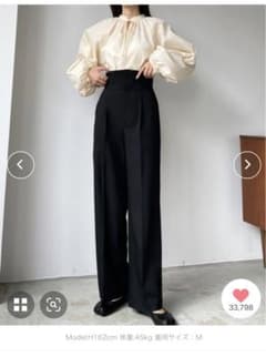 美品Louere  junoah ハイウエストタックパンツ　2750→2000円のサムネイル