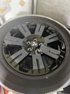 デリカD5シャモニー新車外し純正アルミタイヤセット225/55R18のサムネイル