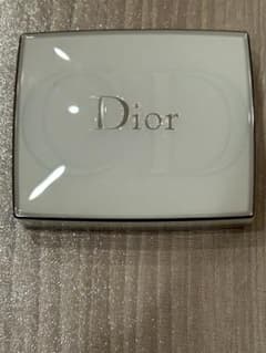 Dior DIORSNOW ヴォワル ドゥ ネージュ 001限定フェイスパウダー