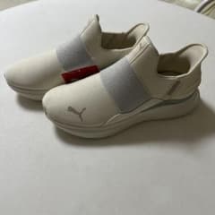 PUMA ホワイト スリッポン新品未使用タグ付きのサムネイル