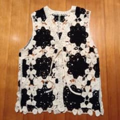 花柄かぎ針編みベストのサムネイル