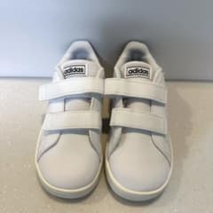 adidas キッズスニーカー 15㎝のサムネイル