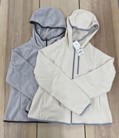 2枚セットUNIQLO ライトフリースフルジップパーカー　サイズLのサムネイル
