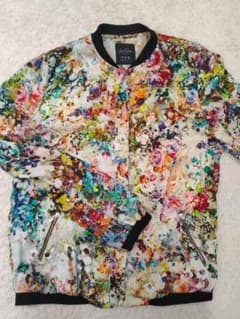 ZARAの花柄ブルゾンのサムネイル