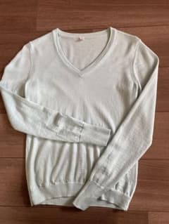 UNIQLO ミントグリーン Vネックセーターのサムネイル