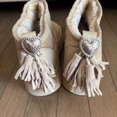 厚底 ムートンブーツ ベージュ ハートタッセルのサムネイル