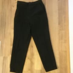 テーパードパンツ クロップドパンツ スラックス パンツ 黒のサムネイル