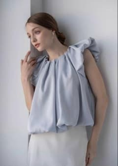 Acka drape volume tops ブルー 新品 - メルカリ