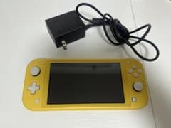 Nintendo Switch Lite イエロー 本体と充電器のサムネイル