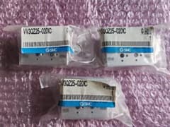 VV3QZ25-0201C　SMC製 VQZ3シリーズ用マニホールド　3個セットのサムネイル
