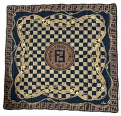 FENDI フェンディ 大判ハンカチ ズッカ柄 チェーン柄 シルク混 - メルカリ
