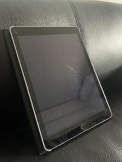⭐︎早い者勝ち⭐︎Apple ipad 第5世代 wifi 32g スペースグレーのサムネイル