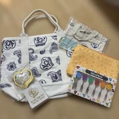 V6 20th ANNIVERSARY グッズセットのサムネイル