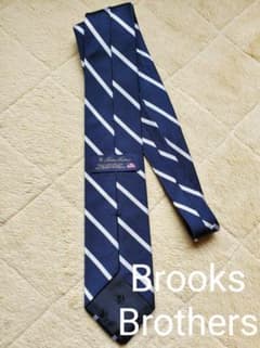 ブルックスブラザーズ ネイビー&ホワイトストライプネクタイのサムネイル