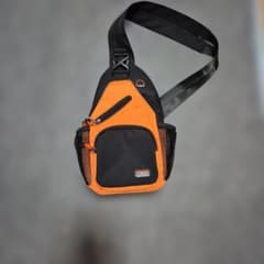O-TBOST ボディバッグ ワンショルダーバッグ オレンジ×ブラックのサムネイル