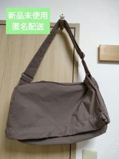 UNIQLO　ドローストリングショルダーバッグ　36 BROWNのサムネイル