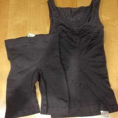ミー様専用 産後 上下 引き締め UNIQLOのサムネイル