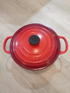 ル・クルーゼ LE CREUSET ココット・ロンド 22cm 赤のサムネイル