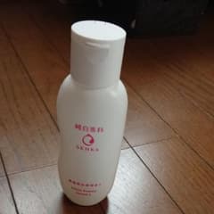 純白専科  薬用美白美容水1のサムネイル