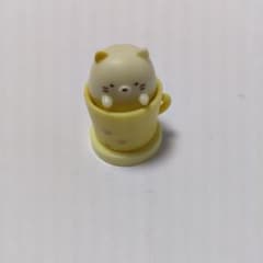 Chocolate Egg Sumikko Gurashi Cat Mini Figure (Cup Included)
