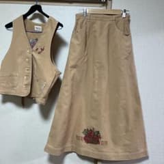 PASERI CLUB ベージュ ロングスカート ベスト付きのサムネイル
