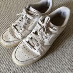 NIKE AIR FORCE 1 ホワイト スニーカーのサムネイル