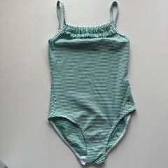再値下げ★美品★PETIT BATEAU キッズ　女の子用 水着 110cmのサムネイル