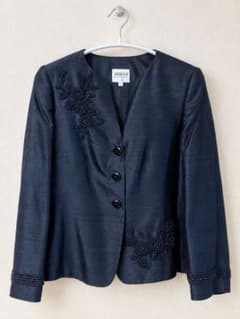 ARMANI COLLEZIONI ノーカラージャケット 花 刺繍