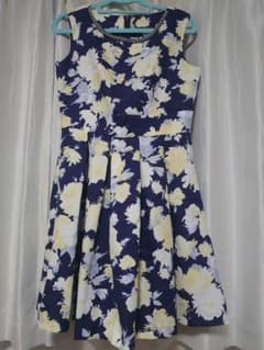 C.D.S BASIC 花柄ノースリーブワンピースのサムネイル