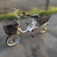 汚れしまってますが新車です！ブリヂストン 電動アシスト アシスタ 