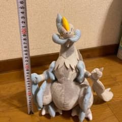ホワイトキュレム　おっきなぬいぐるみ　タグ付きのサムネイル