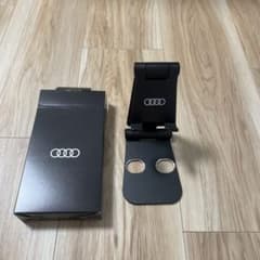 Audi純正 スマートフォンスタンド　未使用品のサムネイル