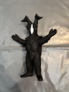 美品】less than human Z-TON ゼットン ソフビ フィギュア - メルカリ