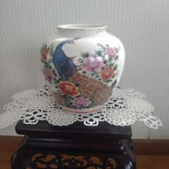孔雀 牡丹文様 花瓶 陶器 飾り壺 - メルカリ