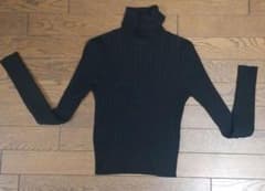 ZARA　シンプルタートルネックのサムネイル