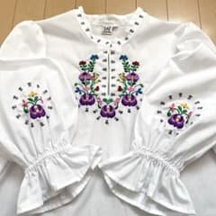 ⑧フォークダンス ブラウス 刺繍 花刺繍 AURORA アウロラ カロチャ風