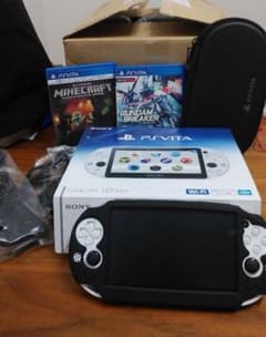 PlayStation®Vita（PCH-2000シリーズ） Wi-Fiモデル…のサムネイル