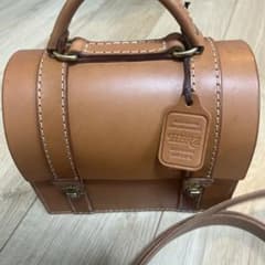 ヘルツ　宝箱ショルダー　キャメル　限定品 ヘルツ 宝箱ショルダー キャメル 限定品 - メルカリ