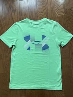 専用★値下★アンダーアーマー Tシャツ　150サイズのサムネイル