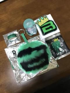 BIGBANG ファーチャーム フラッシュリング 5点セット❣️ タプ❣️のサムネイル