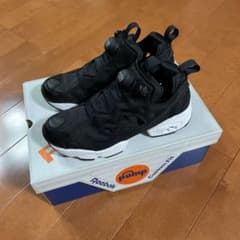 ［極美品］Reebok インスタポンプフューリー ブラックのサムネイル