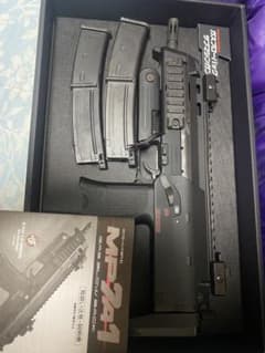 東京マルイ製　GBB MP7 予備マガジン付きのサムネイル