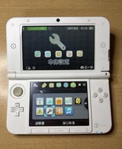 M*M様 【美品‼️】Nintendo 3DS LL ミントホワイト本体 カセッのサムネイル