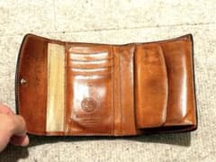 セッラトゥラ-ダークブラウン レザー 三つ折り財布のサムネイル