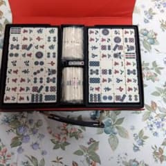 任天堂社製　昭和の時代の麻 雀牌一式セットでず。 少し古いですが未使用品です。のサムネイル
