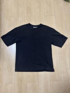 ユニクロ　黒Tシャツのサムネイル