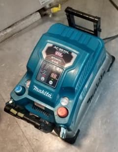 分解整備済み　マキタ　高圧エアーコンプレッサー　AC461XL　停止約5分のサムネイル
